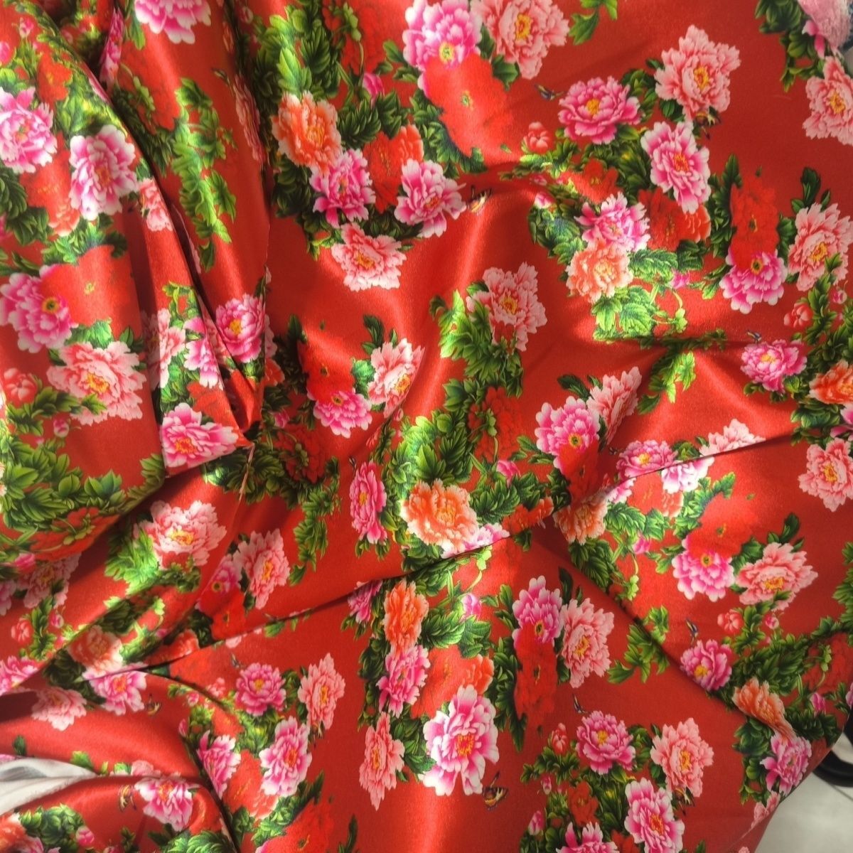 Sewing And Textile - Tkanina satynowa z octanu z kwiatowym